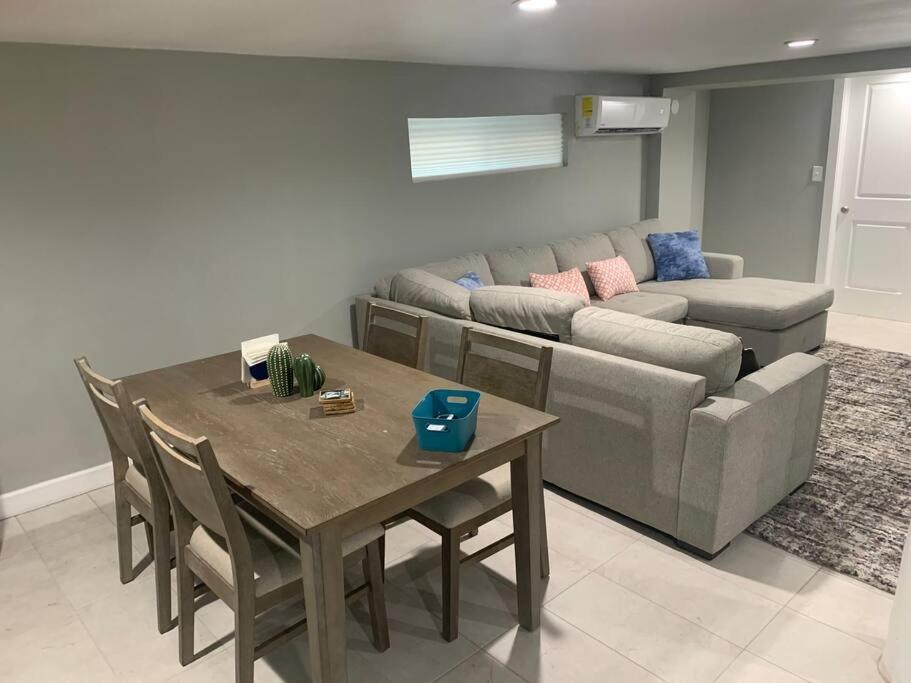 Stylish Basement Studio In Central El Paso - Very Spacious Ngoại thất bức ảnh